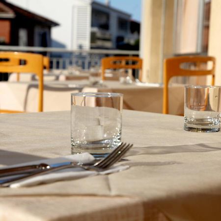 Hotel Alfa Anche In All Inclusive Rimini Exterior photo