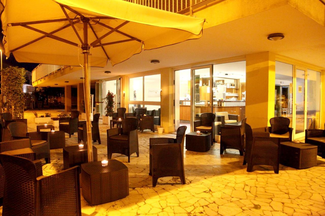 Hotel Alfa Anche In All Inclusive Rimini Exterior photo